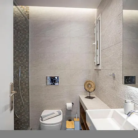 Elegant 3-bedroom Retreat In The Heart Of Kolonaki * Αθήνα