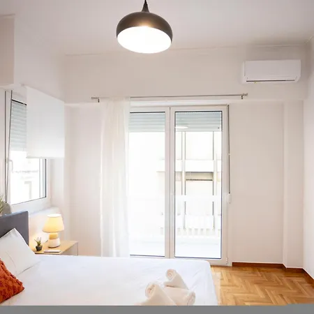 Elegant 3-bedroom Retreat In The Heart Of Kolonaki *