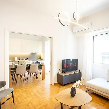 Elegant 3-bedroom Retreat In The Heart Of Kolonaki *