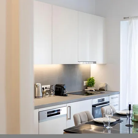 Elegant 3-bedroom Retreat In The Heart Of Kolonaki Διαμέρισμα