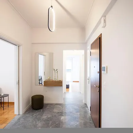 Elegant 3-bedroom Retreat In The Heart Of Kolonaki Διαμέρισμα